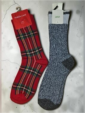 NWT-Aries & Holiday, Crew Socks - 2-Pack #SOK10